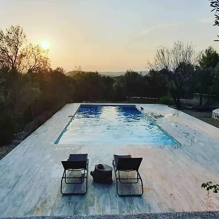 Bastide A Pied Piscine Vue Imprenable Havre De Paix Villa Uzès