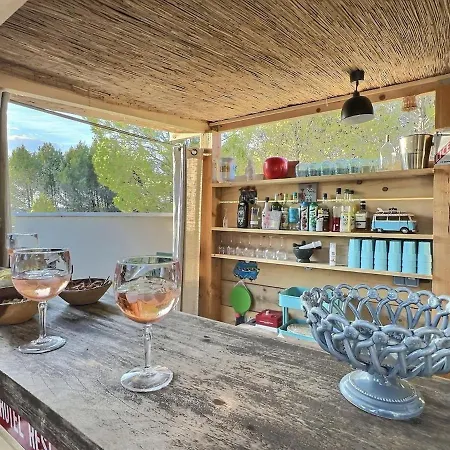 Bastide Uzes A Pied Avec Piscine Maison Les Ailes