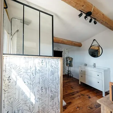 Bastide A Pied Avec Piscine Maison Les Ailes Vila