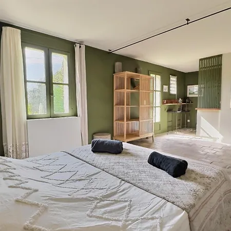 Bastide A Pied Avec Piscine Maison Les Ailes