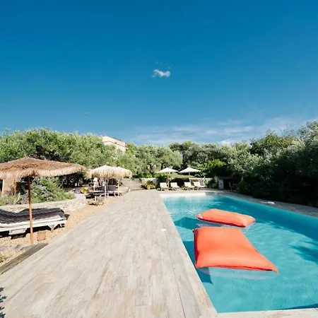 Bastide A Pied Avec Piscine Maison Les Ailes Uzès